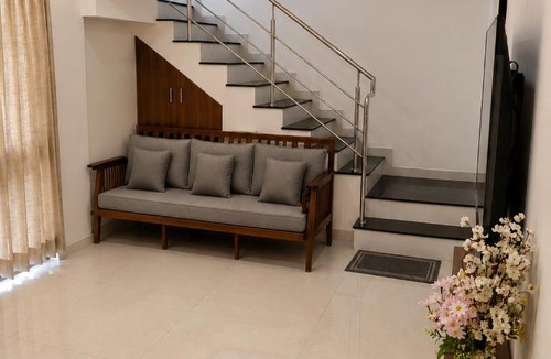 Kolhapur Villa | Wale's Hilltop Villa