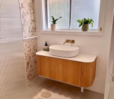 Port Willunga House | Walk to Beach - Coastal Beach House Retreat