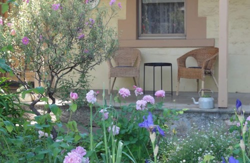 Angaston Cottage | Walnut Cottage - Barossa Valley