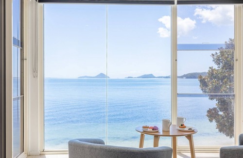 Salamander Bay House | Wanda Beach Waterfront , 161 Soldiers Point Rd - waterfront, air con, linen, Wi-Fi