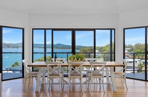 Salamander Bay House | Wanda Point House - pure tranquillity and walk to beach