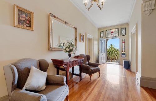 Launceston CBD Hotel | Waratah On York