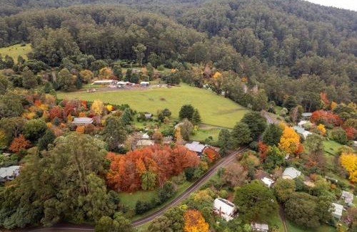 Warburton House | Warburton Stays Deluxe Oasis