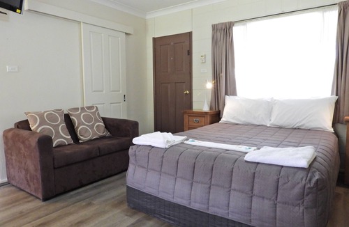 Coonabarabran Hotel | Warrumbungles Mountain Motel