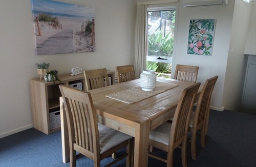 Batemans Bay House | Water Views. Close to town