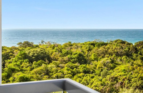 Bokarina Apartment | Waterfront 2-Bed Oasis - Pool Steam Jacuzzi Gym