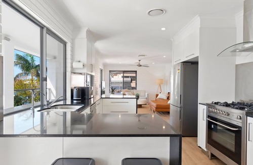 Mooloolaba House | Waterfront 4 bedroom house close to beach