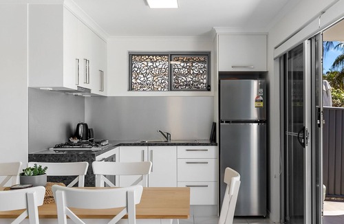 Mooloolaba House | Waterfront 4 bedroom house close to beach