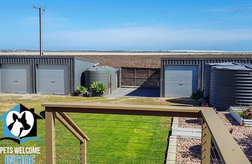Nangkita House | Waterfront 4BR house with Jetty