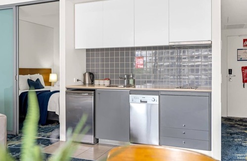 Cairns Central Business District Apartment | Waterfront at Harbour Light—Generous Space & Views
