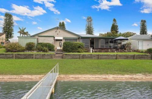 Port Macquarie House | Waterfront Bliss