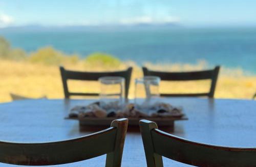 Dodges Ferry House | Waterfront - Bluff Beach House, Park Beach