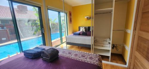 Nangkita House | Waterfront Homestay with POOL SPA SAUNA