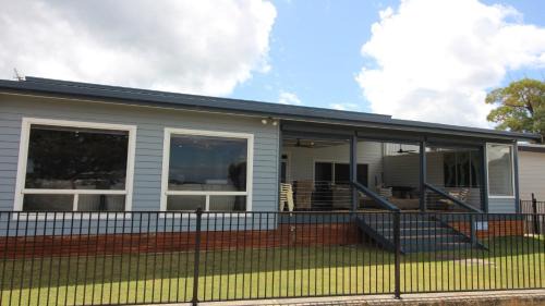 Lake Wangary House | Waterfront on Osprey