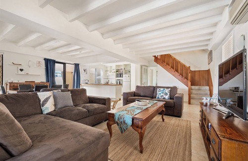South Yunderup House | Waterfront Retreat | Private Spa & Jetty | Family & Pet-Friendly Getaway