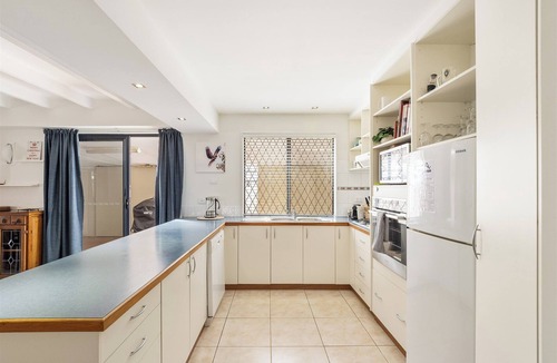 South Yunderup House | Waterfront Retreat | Private Spa & Jetty | Family & Pet-Friendly Getaway