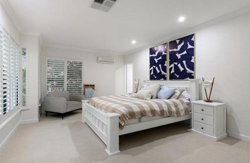 Dawesville House | Waterfront Retreat Estuary Views & Balcony