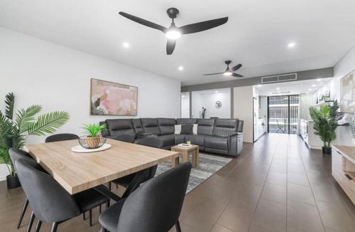 Darwin City Centre Apartment | Waterfront Stunner