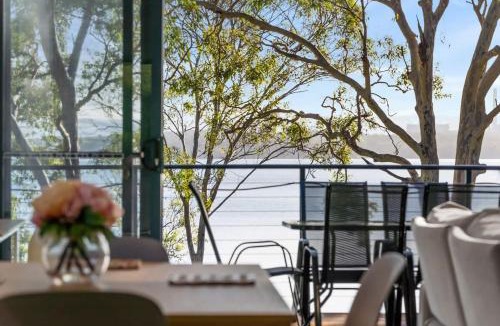 Wangi Wangi House | Waterfront Treetops Getaway