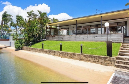 Broadbeach Waters House | Waterfront vista East facing to water pretty view day and night.