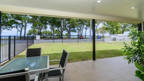 Bongaree House | Waterfront Views From Ground Floor