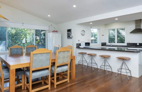 Gold Coast Villa | Waterfront Villa - Boat Berth - Couran Cove Resort - South Stradbroke Island