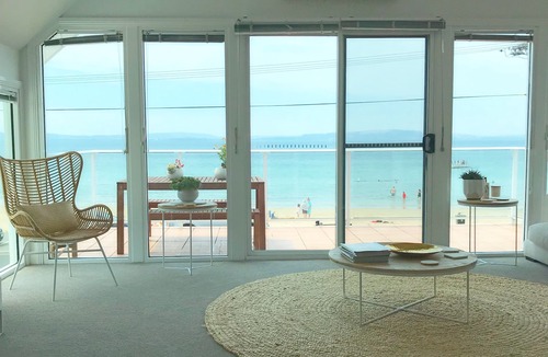 Kingston Beach Villa | Waterfront Villa On The Beach