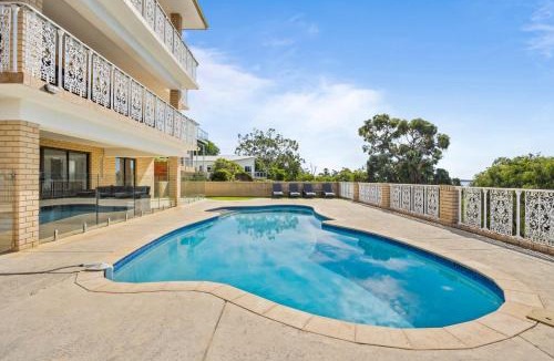 Dawesville House | Waterfront Wonder in Dawesville