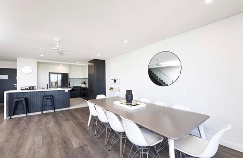 Forster Apartment | Waterline 304