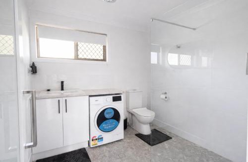 Urangan Apartment | Waters Edge
