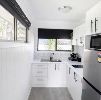 Urangan Apartment | Waters Edge