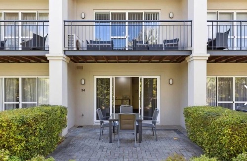 Halls Head Apartment | Waterside Apartment Mandurah with jetty