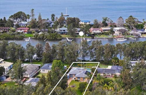 Dora Creek House | Waterside Escape