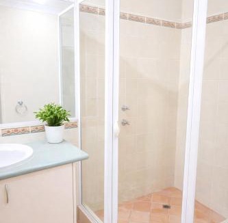 Halls Head Apartment | Waterside Studio Apartment- Mandurah - With Jetty