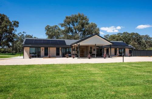 Central Mudgee House | Wattle and Gum Suite - A Stylish Boutique-style Stay