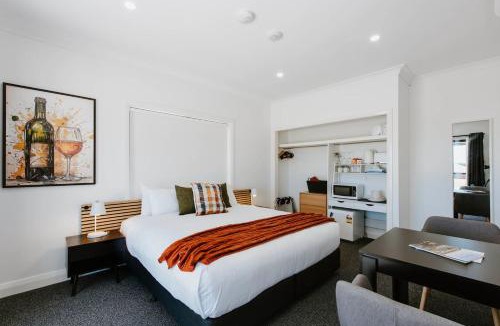 Central Mudgee House | Wattle and Gum Suite - A Stylish Boutique-style Stay