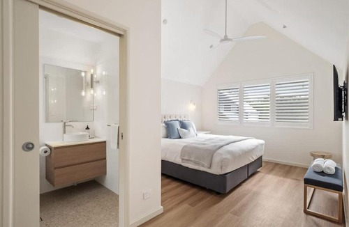 Quindalup House | Wattle - Sought-After Beachfront Haven near Town Centre