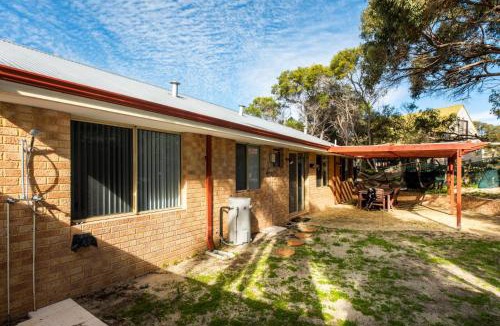 Guilderton House | Waves And Moore - Beautifully presented home