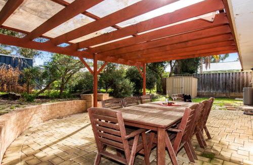 Guilderton House | Waves And Moore - Beautifully presented home