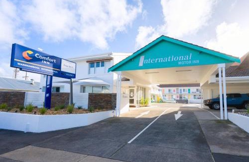 Warrnambool Hotel | Waves on Banyan formerly Comfort Inn International