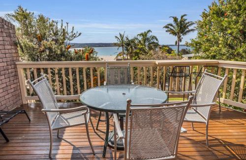 Pambula Beach House | Waves on Winnunga