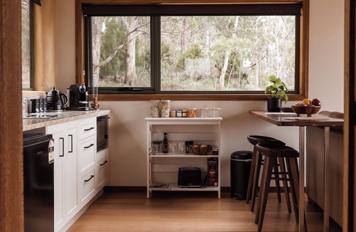 Kingborough Apartment | Wedge-tailed Eagle Studio