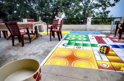 Kausani House | Welcome to the bagpackers hostel in the lap of himalayas at Rawscape in kausani