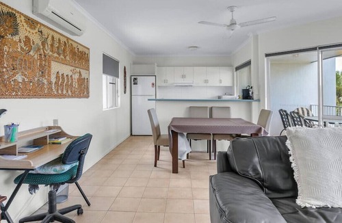 Cannonvale Apartment | Welcoming Apartment w/ AC + Pool