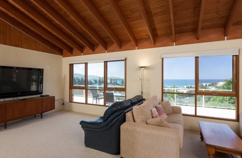 Gerringong House | Werri Views - walk to the beach