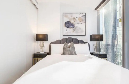Melbourne Central Business District Apartment | West Side Trendy CBD LivingWorkShopRestPlay