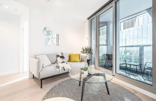 Melbourne Central Business District Apartment | West Side Trendy CBD LivingWorkShopRestPlay