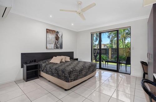 Emerald Hotel | Western Gateway Motel and Apartments
