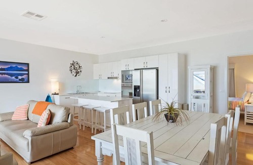 Narooma Apartment | Wharf Apartment Unit 15