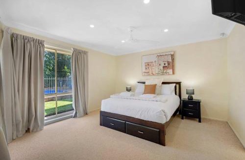 Dubbo House | Whispering Glen - Pool Entertainer Close to Zoo